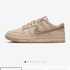 Nike dunk low in sandrift